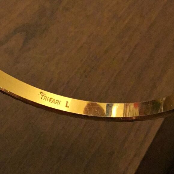 NEW Trifari L  - Picture 4 of 4